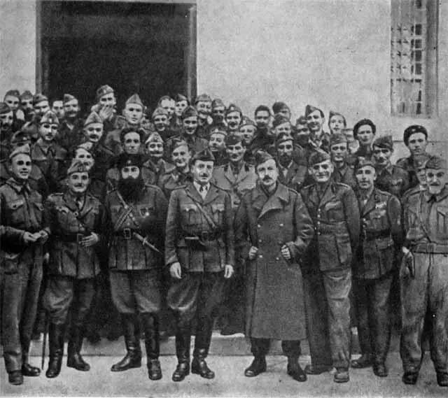 Генеральный штаб ЭЛАС Смерть партизана в горах фото бойца ЭЛАС Молодые - фото 14