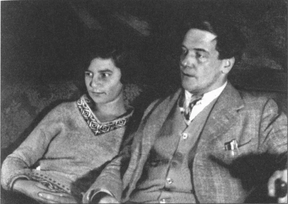 Петр Леонидович и Анна Алексеевна 1930 Ольга Иеронимовна Капица Чай в - фото 52