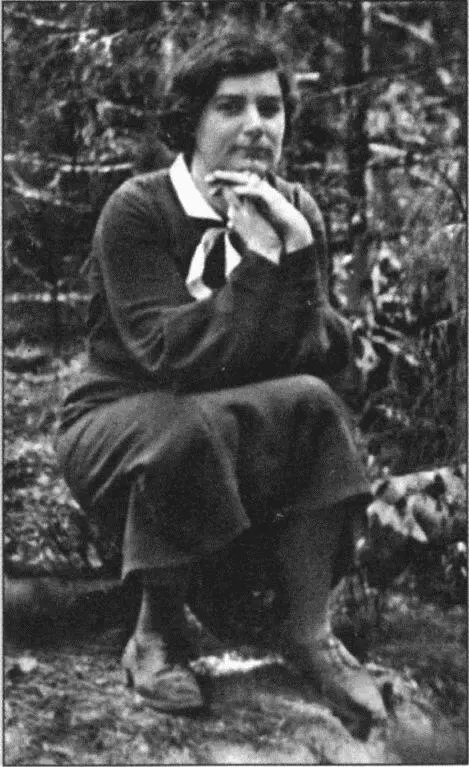 Анна Алексеевна 1936 С сыном Андреем 1945 Андрей Капица 1948 Надпись на - фото 65