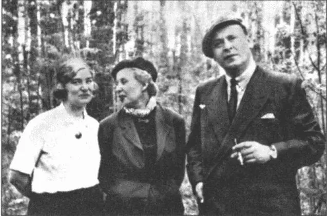 А А Капица с Б Н и Е К Ливановыми Николина Гора начало 1950х гг - фото 73
