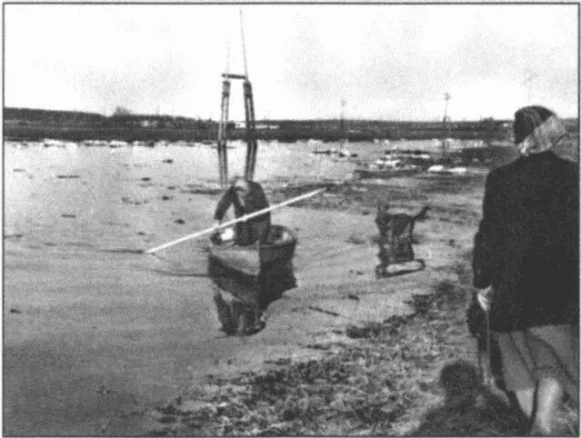 Разлив на Москвереке начало 1950х гг Всегда вместе A А Капица B В - фото 74