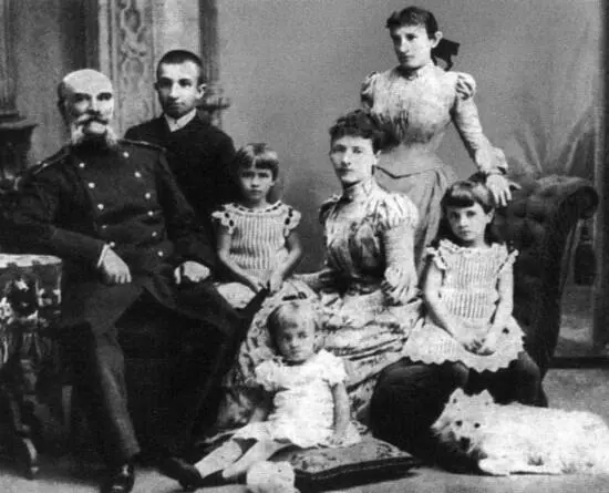 Семья генерала Иоганна Александровича Берга Стоят дети от первого брака - фото 8