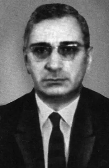 Николай Иванович Оганов Главный маршал авиации Александр Евгеньевич Голованов - фото 31