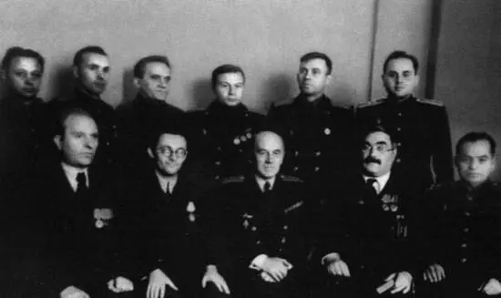 Группа сотрудников сто восьмого награжденных орденами и медалями по случаю - фото 33