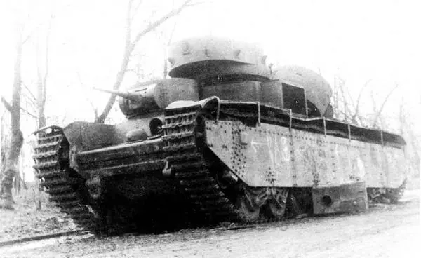 Разбитая машина в районе Львова Июнь 1941 года Танки брошенные в районе - фото 62