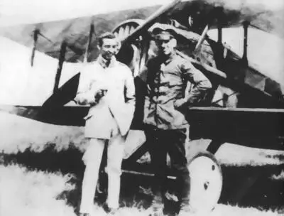 Лейтенанты Фриц Фридрихс и Эрих Лёвенхардт служившие в JG I в 1918 г Оба они - фото 59