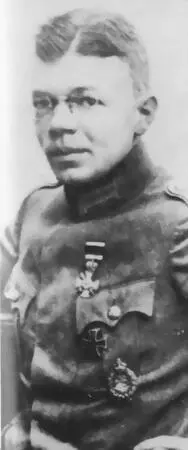 Вальтер Кипке одержавший во время Первой мировой войны 9 побед На его мундире - фото 106
