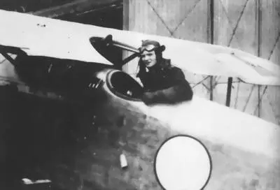 Карл Шефер на своем истребителе Albatros D II 172416 из Kampfstaffel 11 На - фото 157