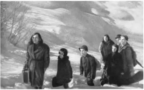 Ала Арриба 1942 реж Лейтан ди Барруш Португалия Это обычная история - фото 52