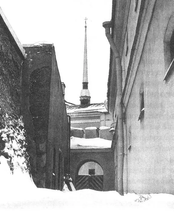 Уголок крепости Фотография Единственно что успокаивало его что помогало - фото 94