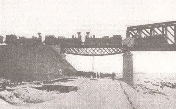 Испытание первого пролета железнодорожного моста через Иртыш В 1904 году - фото 50