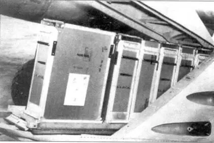 Контейнеры с боеприпасами к пулеметам Разводка пулеметных лент внутри - фото 105