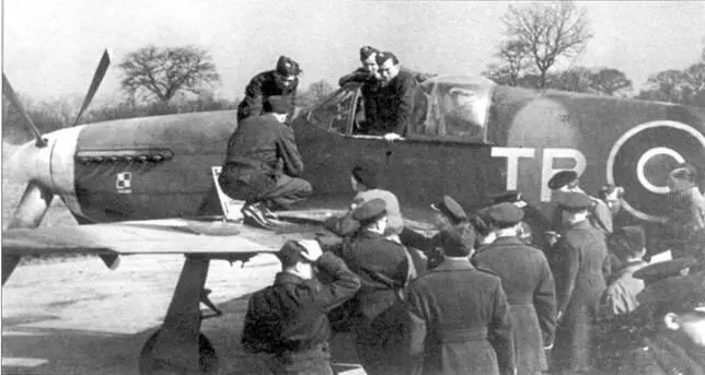 Мустанг Mk III Тадеуша Рольского Хвостовая часть самолета закамуфлирована - фото 11