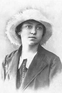 Евгений Шварц и его первая жена актриса Гаянэ Халайджиева Холодова 1920 е - фото 27