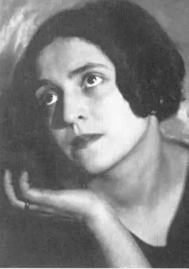 Евгений Шварц и его первая жена актриса Гаянэ Халайджиева Холодова 1920 е - фото 28