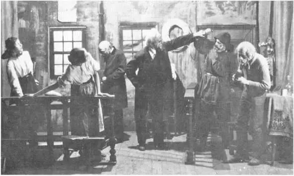 Сцена из спектакля Гибель Неджды Г Гейерманса 1920 г Второй справа Е - фото 30