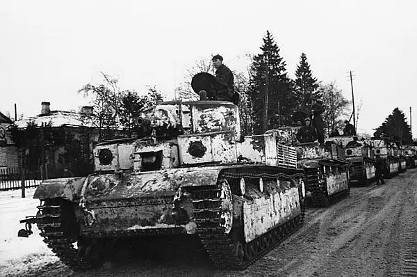 Танки 20й танковой бригады перед маршем к линии фронта Февраль 1940 года - фото 33