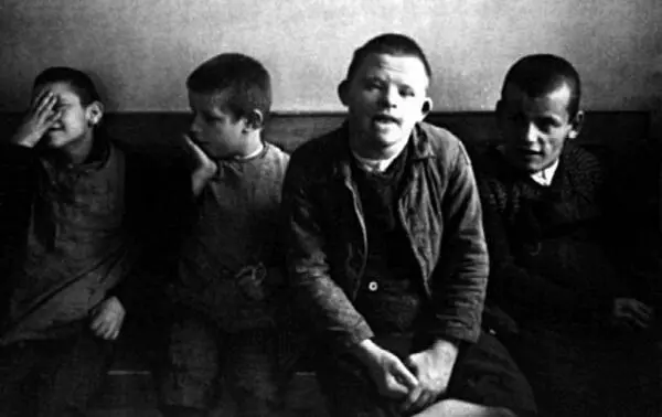 Немецкие дети с психическими отклонениями обреченные на стерилизацию и - фото 144