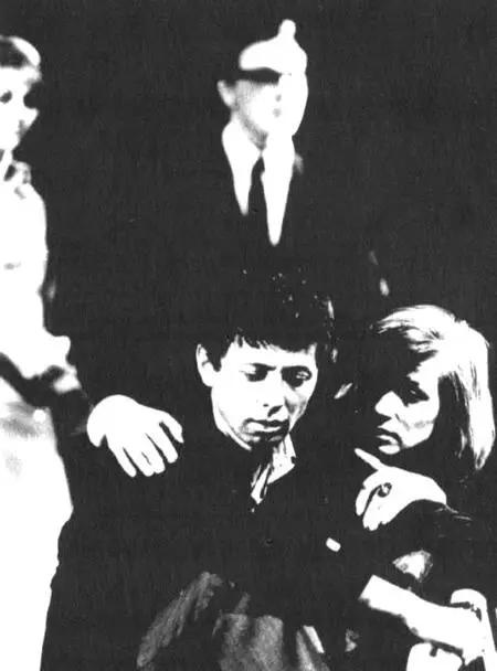 О Даль Двойников Л Малеванная Жанна в спектакле Театра имени Ленинского - фото 32