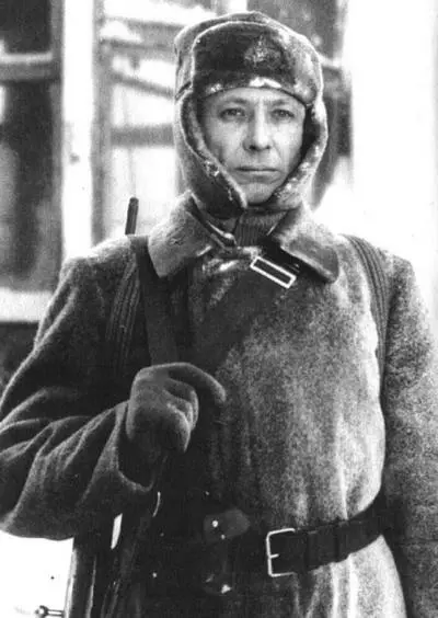 В роли балетмейстера Корбута в кинофильме Мы смерти смотрели в лицо 1980 г - фото 53