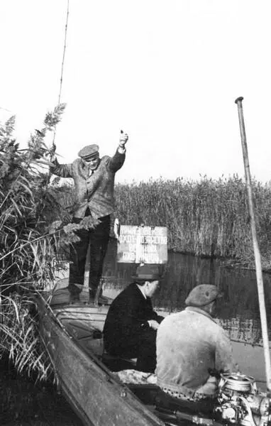 Любимыми увлечениями Николая Константиновича были рыбалка косьба - фото 49