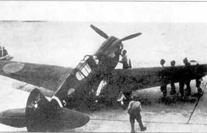 Захваченный японцами в Китае P40Е Машина в японском камуфляже с характерными - фото 103