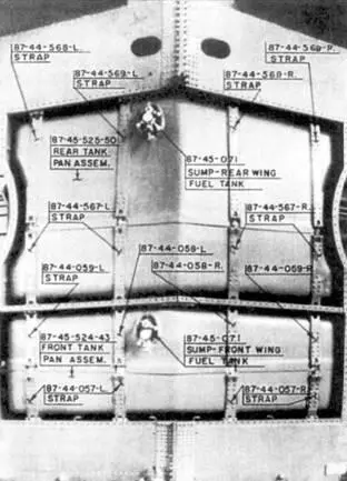 Бензобаки расположенные в центральной части крыла на истребителях P40D или - фото 36