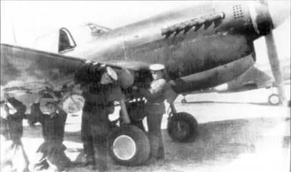 P40N из 78го ИАП Североморского флота Идет подготовка к боевому вылету - фото 107