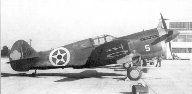 Р40Е из 79th PS 20th PG во время осенних маневров ноябрь 1941 года Два - фото 11