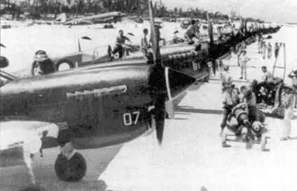 P40N из 80й эскадрильи перед вылетом на Ноемфур 10 ноября 1944 года - фото 44