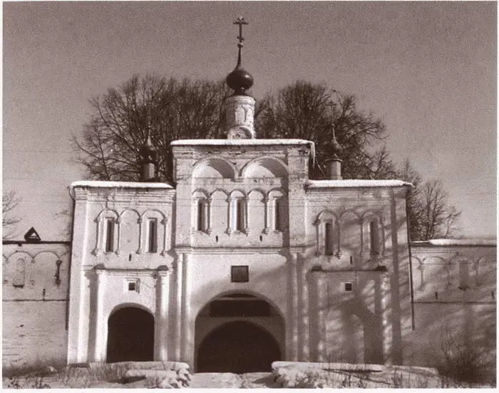 Надвратная церковь Святого Феодора Стратилата в Александровской слободе - фото 30