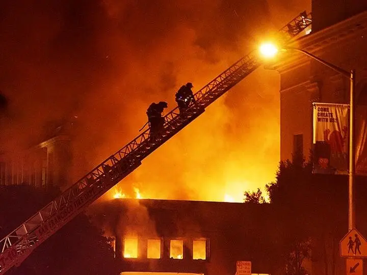 Несмотря на сильный пожар в здании Internet Archive в СанФранциско большую - фото 38