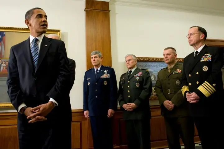 Кстати критики АНБ в Штатах с улыбкой отмечают что даже Барак Обама после - фото 62