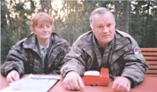 Незабываемая встреча автора с генералом в ЦрнаРиеке май 1996 г В течение - фото 33