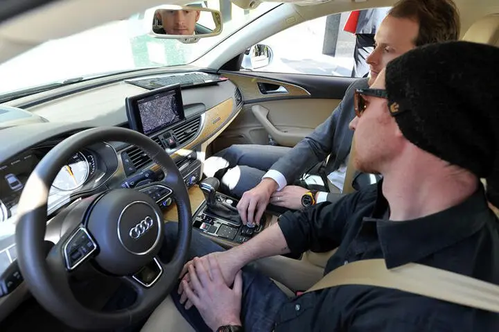 Система Driver Centric Urban Navigation представляет собой связку - фото 23