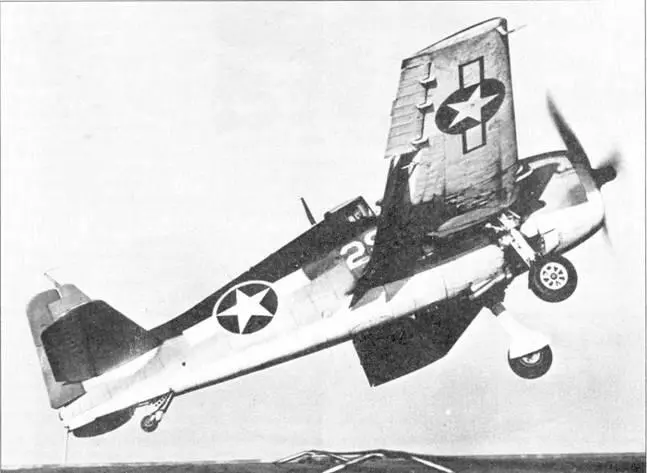 F6F3 29 из VF35 при посадке не зацепился за трос аэрофинишера Пилот - фото 36