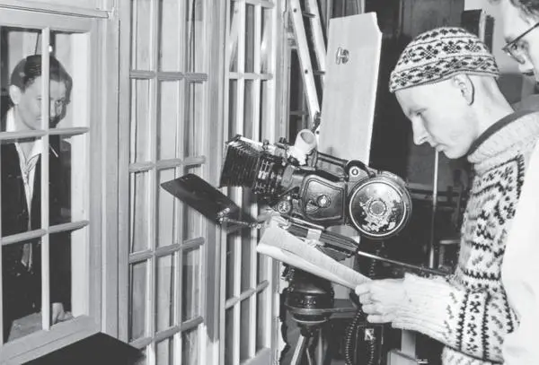 Фотография со съемок выпускного фильма Триера Картина освобождения на - фото 22