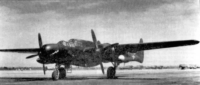 Часть самолетов была переоборудована в тренировочный вариант TP61 с них в - фото 79