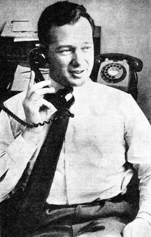 Брайан Эпштейн менеджер Битлз с 1961 года Это покажется странным что - фото 13