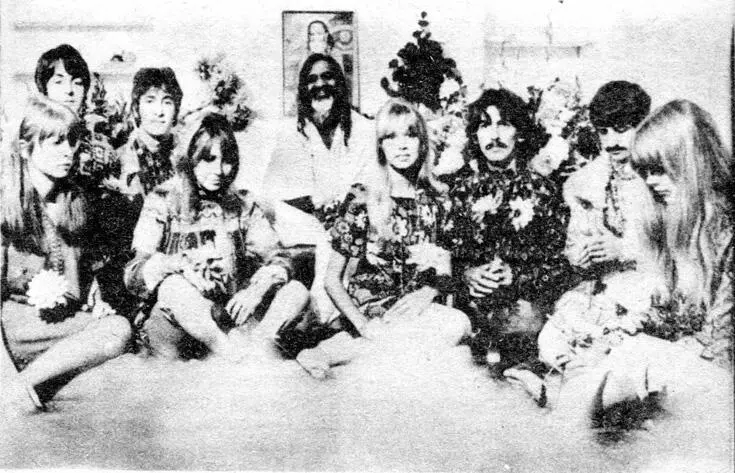 Битлз со своими подругами у Махариши Йоги в Северном Уэльсе 1967 Главной - фото 29
