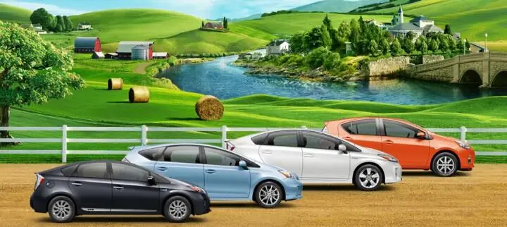 На самом деле одновременно Toyota отзывает ещё 300 тысяч своих авто других - фото 99
