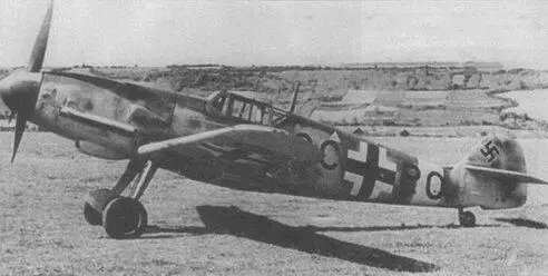 Me 109G2 ССРО целиком Отчетливо видны элементы быстрой идентификации - фото 177