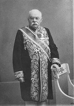 И В Цветаев в парадном мундире 1912 г И Иван Владимирович со вздохом - фото 47