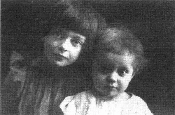 Аля и Ирина 1919 г АляАриадна наизусть знает множество стихов и под - фото 98