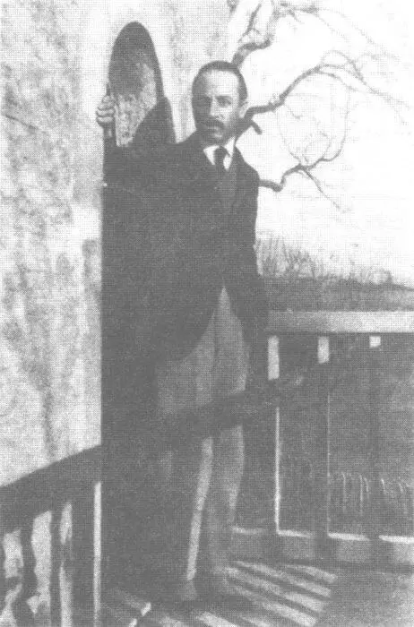 Райнер Мария Рильке на балконе замка Мюзо 1926 г Фото Е А Черносвитовой - фото 56