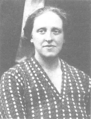 Елена Извольская Она напишет потом в эссе Поэт и время Почвенность - фото 68
