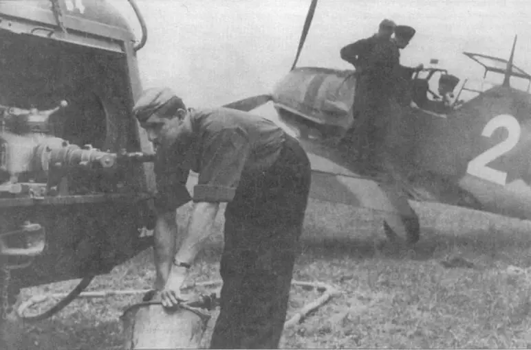 Подготовка к вылету Me 109 из JG 53 Die rote Ring Geschwader как полк - фото 103