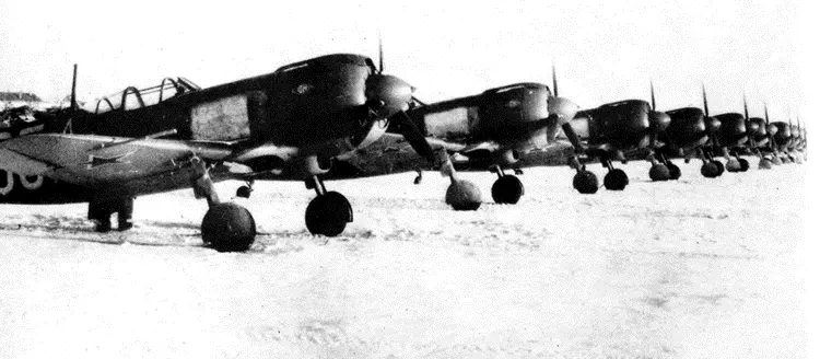 Ла5ФН перед отправкой на фронт В апреле 1943 года в НИИ ВВС поступил - фото 69