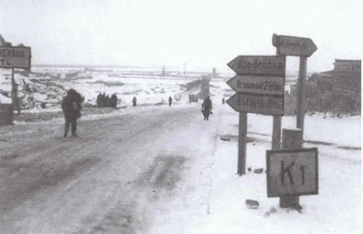 Буденновская переправа 23 ноября 1941 г Немецкий снимок Жертвы террора - фото 58