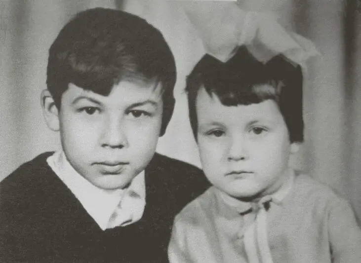 4 Саша 12 лет с сестрой Леной 4 года Череповец 1972 5 Саша 12 лет - фото 5